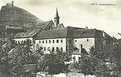 Klášter kapucínů s kostelem Nanebevzetí Panny Marie na pohlednici z roku 1906