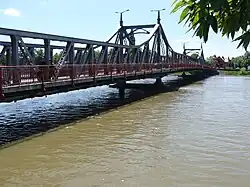 Příhradová konstrukce mostu