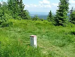 Hraniční kámen na vrcholu Vrchmezí