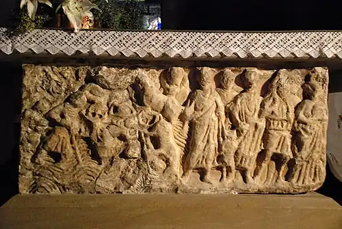 oltář z římského sarkofágu