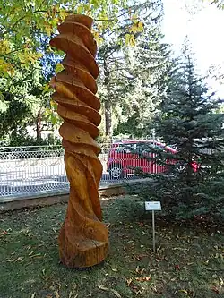 Dřevořezba Marie Kraťukové v pražských Klánovicích