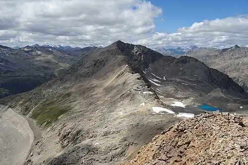 Munt Pers a horní stanice lanovky Diavolezza