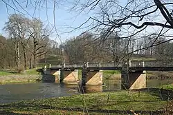 Hraniční přechod do Německa v parku Muskau v Łęknici