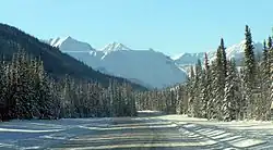 Alaska Highway procházející Muskwa Ranges