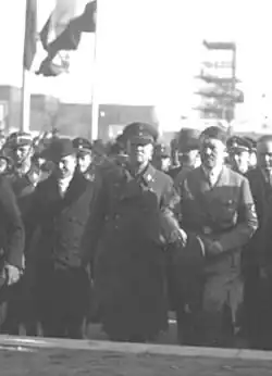 Mutschmann (uprostřed) s Hitlerem (vpravo) na veletrhu v Lipsku (1934)