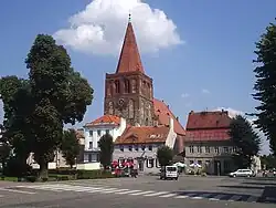 Náměstí s kostelem sv. Jana Křtitele