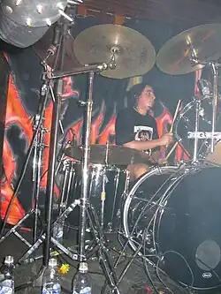 bubeník Tiago Shade z Mystifier (2005)