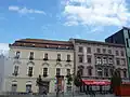 Herringův palác vpravo