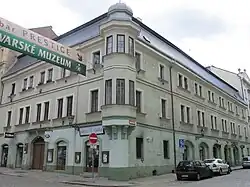 Nároží Veleslavínova a Rooseveltova (Plzeň).JPG