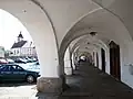 Jižní podloubí na náměstí