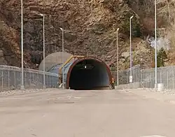 Vjezd do operačního střediska v Cheyenne Mountain