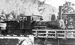 lok 1A nebo 4A NÖSWB (WrN 2279/76 nebo 2282/77), u KkStB řada 92. Odpovídá lokomotivám MWB, u ČSD 321.001-07. foto před r. 1886, místo neuvedeno. Výřez z pův. snímku, upraveno