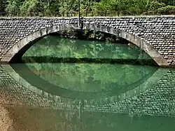 Železniční most v Ustiprači, na soutoku řeky Prača s Drinou.