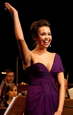 Nadine Sierra na pěvecké soutěži v Güterslohu, říjen 2013