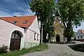 Dolní část návsi s kaplí svatého Cyrila a Metoděje