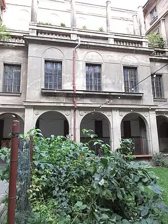 Arkády ve dvorním traktu