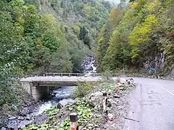 Most přes Nakru při ústí do Inguri