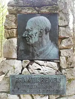 pomník Františka Křenka poblíž Macochy