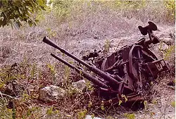 Pozůstatky japonské vojenské techniky na Command Ridge