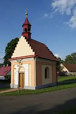 Kaplička na návsi