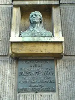 Pamětní deska na domě v ulici Na Příkopě v Praze, kde Němcová zemřela