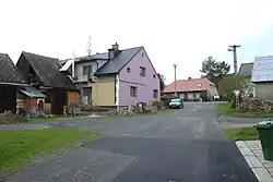 Vesnická zástavba v Nemilkově