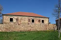 Horní tvrz neboli Hrádek v Neprobylicích ze 14. století