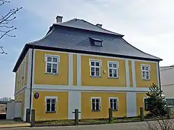 Neusattel-Pfarrhaus.jpg
