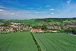 Schimmigs Höhe, nezalesněný vrch uprostřed