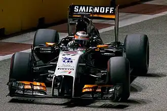 Nico Hülkenberg řídící vůz VJM07 při Grand Prix Singapuru 2014.