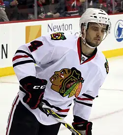 Niklas Hjalmarsson v dresu Blackhawks (2014)