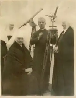 Nikola Miličević (uprostřed)