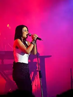 Ninet Tajib během koncertu na Den nezávislosti v telavivském parku Jarkon, 2007