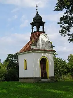 Kaplička na návsi