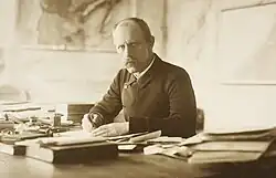 Fridtjof Nansen doma u stolu, Polhøgda, před 1904