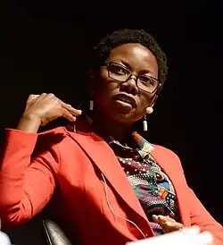 NoViolet Bulawayo (8. dubna 2019)