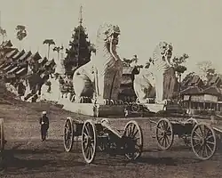 Severovýchodní pohled na Velkou pagodu (Šweitigoumská pagoda, známá též jako Zlatá pagoda) v Prome, Barma, John McCosh, 1852