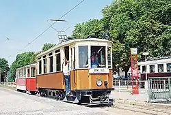 Tramvaj ev. č. 72 v roce 2000