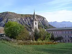 Bazilika a ubytovací zařízení