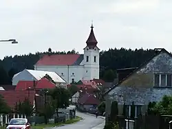 Farní kostel sv. Tomáše Becketa v Nové Cerekvi.