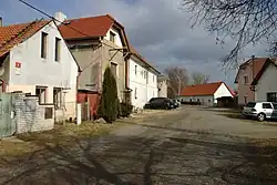 náves ve Starých Ouholicích