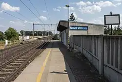 pohled na zastávku směrem ke Kolínu