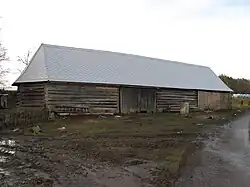 Nové Dvory (okres Příbram), roubenka.JPG