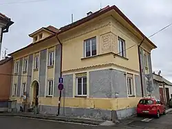 Nové Hrady (Gratzen) - bývalý Okresní dům čp. 56 v ulici 5. května (stav prosinec 2024) (1).jpg