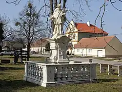 Nové Mlýny - socha sv Jana Nepomuckého obr1.jpg