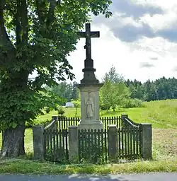 Kříž při výjezdu z obce