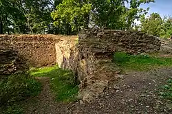 Vstup do suterénu paláce