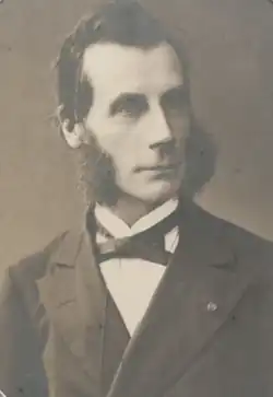 Fotografický portrét Eugène Pirou.