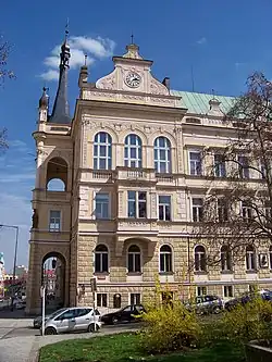 Budova Nuselské radnice od západu