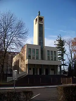 čelní pohled přes Havlíčkovu ulici